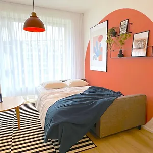 Design - Balcony, Free Parking, Yoga, 10 Mins To Center, By Gravity Praha